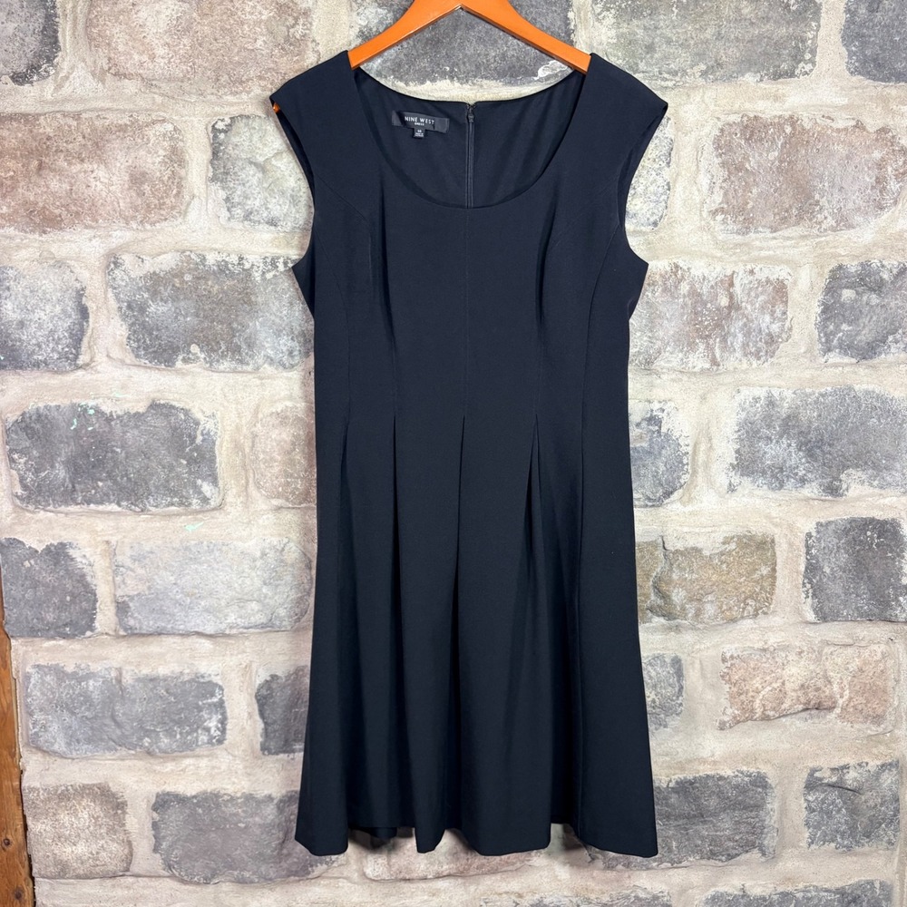 Nine West Black Sleeveless Fit and Flare Pleated Pockets Dress 14 LBD Timeless‎